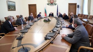 Коронавирусът в България: Заболеваемостта намалява, вече няма области в червената зона (хронология)