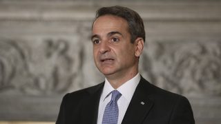 Гръцкият премиер реформира кабинета, ключовите министри остават