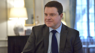 Британският посланик <span class="highlight">Роб</span> <span class="highlight">Диксън</span>: за ученето на български език, за Христо Ботев и Иван Вазов