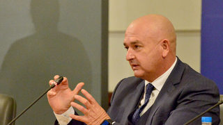 "Трябва да бъдем много внимателни" – щабът за разхлабването на COVID мерки