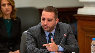 Най-малко 255 хил. ваксини срещу COVID-19 се очакват до края на март в България