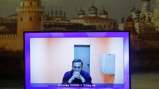 Съдът остави Навални в ареста след обиски в дома му и при сподвижници