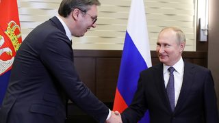 Коронавирусът по света: Сърбия започва производство <span class="highlight">на</span> "Спутник" тази година
