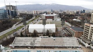 Спортните клубове на <span class="highlight">ЦСКА</span> поискаха спешна среща с новия министър заради базите