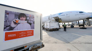 Китай не ваксинира много по-бързо от България, а праща дози на 4 континента
