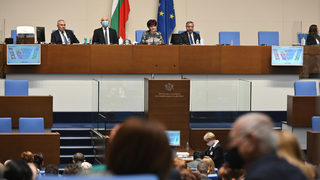 Парламентът прие спорните промени в териториалния закон въпреки ветото на Радев
