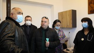 Борисов няма право еднолично да нарежда масова ваксинация