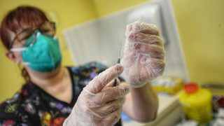 Коронавирусът в България: липсата на ваксини наложи спирането на зелените коридори (хронология)
