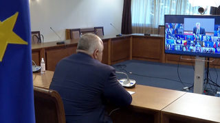 Пътуване с "паспорт за ваксинация" - може би, но въпросите са повече от отговорите