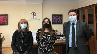 Четиринадесетгодишна почитателка на анимето стана посланик на Великобритания... за ден