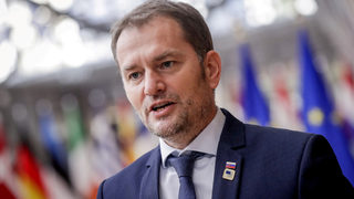 Скандал заради "Спутник V" разтресе правителството на Словакия