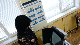 Параграф 22: броенето на гласовете от изборите изправи властите пред неизбежно законово нарушение