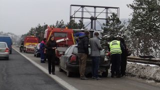Шофьори, участвали в катастрофа, и пътната агенция в спор била ли е почистена "Хемус"