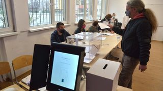 Изборни нарушения: Издирван от Интерпол е задържан за купуване на гласове