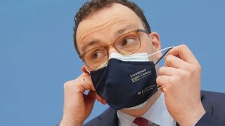 Коронавирусът по света: Германия иска да преговаря за "Спутник"