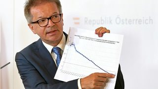 "Не искам да рухна" - здравният министър на Австрия се оттегли