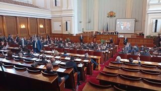 "Всички срещу ГЕРБ" се разпадна и остави изборните правила без сериозни промени