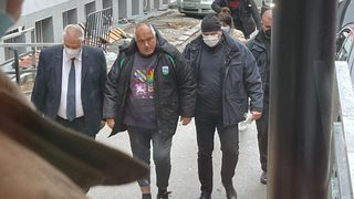 Два дни преди изслушването в парламента оперират Борисов след контузия