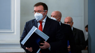 "Правилото на Мечо Пух" – здравният министър в оставка обяви целите си за COVID ситуацията