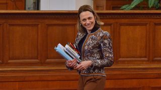 Ива Митева стана доктор в БАН със законопроект за мажоритарен избор на 80 от 240 депутати
