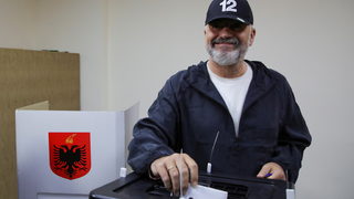 Еди Рама може да остане премиер на Албания, но надпреварата e оспорвана