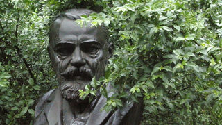 Пенчо Славейков: В България има само дървеници и депутати