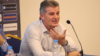 Футболното първенство отново ще е с 16 отбора, но тепърва ще се мисли за изпадащите