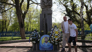 Снимка на деня: "Левски" почете <span class="highlight">Георги</span> <span class="highlight">Аспарухов</span>-<span class="highlight">Гунди</span>