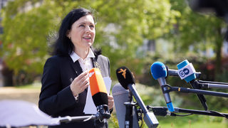 Медиите не са просто компании - ЕС обмисля нови инициативи да защити свободата им