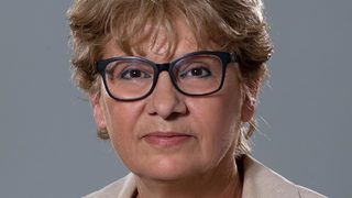 Коя е Виолета Комитова, назначена за служебен министър на регионалното развитие