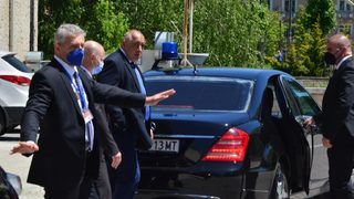 Борисов лъска фасадата на ГЕРБ предизборно, за да се прикрие зад нея