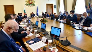 Бързи смени <span class="highlight">на</span> зам.-министри във ведомствата (обобщение)