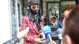Прокуратурата разпита плеймейтката Маги Бадер за снимките от спалнята на Борисов