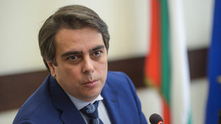 Държавата е отписала 10 млрд. лв. дългове, още толкова са трудни за събиране