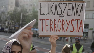ЕС отговори на Лукашенко с нови икономически санкции и се затвори за беларуски самолети