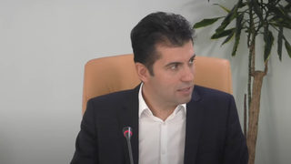 "Това е пълно безобразие": Как премина срещата на Кирил Петков с надзора на банката за развитие