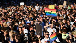 Унгария забрани ЛГБТ темите в училище с нов закон против педофилията
