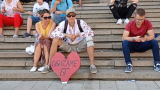 Къде са младите, партиите ги търсят да ги агитират