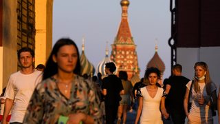 Коронавирусът по света: Русия обяви рекордна смъртност, масовата ваксинация е под въпрос