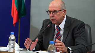 България може да започне да бракува ваксини още следващия месец