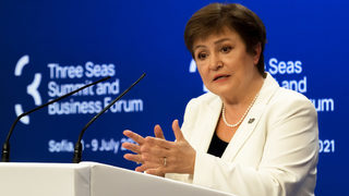 Кристалина Георгиева: Ваксинирането е икономическа <span class="highlight">политика</span>