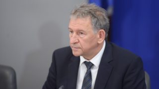 Здравният министър призова за рационално ваксиниране без "подкупване"
