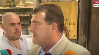 Зам.-здравен министър: Респиратори и предпазни средства са поръчани в нарушение на правилата