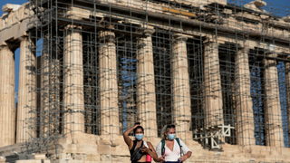 Коронавирусът по света: Глоби до 200 хил. евро в Гърция за неваксиниране