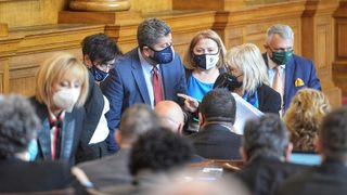 След изборите: Партиите на протеста и ГЕРБ са готови да преговарят с "Има такъв народ" за подкрепа (хронология)