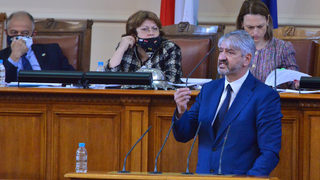 Депутатът от ГЕРБ Лъчезар Иванов е проверяван за пране на пари, спечелил 1.6 млн. долара от акции