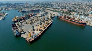 Конкуренцията, лоша зърнена реколта и коронавирусът довели до срива в печалбата на "Пристанище Варна"