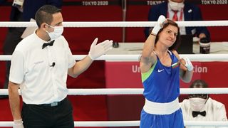 С убедителна победа Стойка Кръстева стигна до мача за златото в бокса
