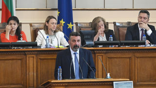 "Има такъв народ" поиска подкрепа за правителство от парламентарната трибуна