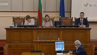 Заседанието на парламента: Призиви за избягване на нови избори и дебат за туризма